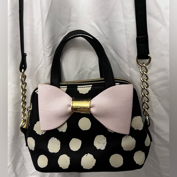 Betsy Johnson Crossbody polk dot bag with pink bow - Picture 2 of 6